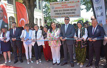 Akçakoca Halk Eğitim Merkezi kursiyerleri yıl sonu sergisi açtı