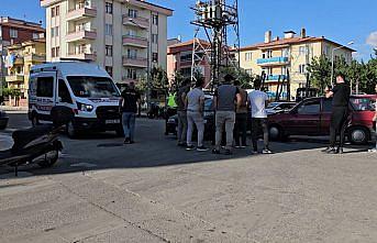 Çorum'da iki otomobilin çarpışması sonucu 1 kişi yaralandı
