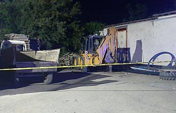 Çorum'da üzerine iş makinesinin kepçesi düşen kişi hayatını kaybetti