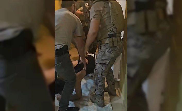Samsun'da 25 yıl 9 ay kesinleşmiş hapis cezası bulunan firari bodrumda yakalandı
