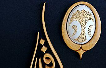 Yumurta kabuklarına “sanatın en kırılgan halini“ işliyor