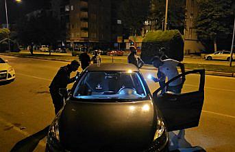 Çorum'da uyuşturucu ticareti yaptığı iddiasıyla 4 kişi yakalandı