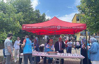 Trabzon'da KPSS'ye girenlere aşure ikram edildi