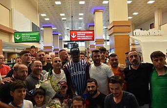 Trabzonspor'un transfer görüşmelerini sürdürdüğü Nwakaeme, Trabzon'a geldi