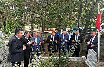 Vali Tavlı'dan 15 Temmuz şehitlerinin kabirleri ve ailelerine ziyaret