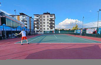 Suluova'da tenis turnuvası düzenlendi