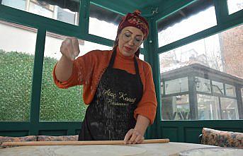 Gümüşhane'deki tarihi konakta yöresel yemekler tanıtılıyor