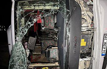 Kastamonu'da devrilen midibüsteki 24 kişi yaralandı