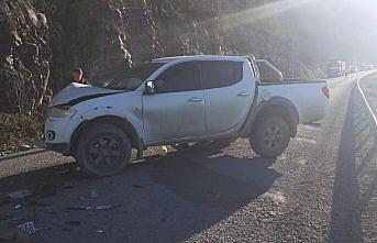 Kastamonu'da otomobille pikabın çarpıştığı kazada 1 kişi öldü, 1 kişi yaralandı