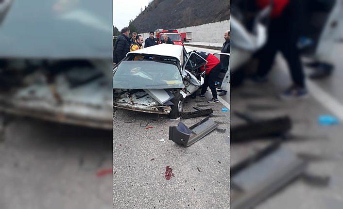 Tokat'ta devrilen otomobildeki 2 kişi yaralandı