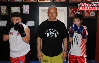 Avrupa ve Türkiye şampiyonu genç kick boksçular, dünya kupası için ter döküyor