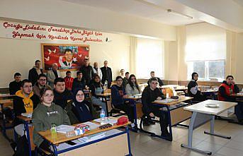 Of Milli Eğitim Müdürü Kabahasanoğlu öğrencilerle bir araya geldi