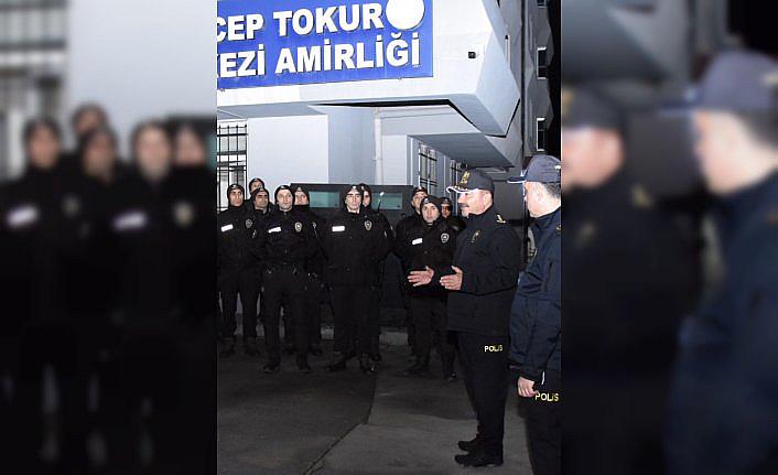 Samsun Emniyet Müdürü Arıbaş, bekçilerle gece boyunca görev yaptı