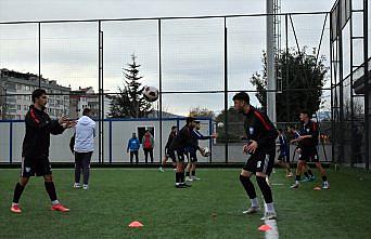 Trabzonsporlu efsaneleri yetiştiren mahallede genç yetenekler meşin yuvarlağın peşinde