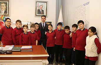 Başarılı sporculardan Kaymakam Kartal'a ziyaret