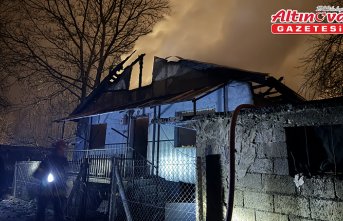 Bolu'da ev, ahır ve samanlık yangında kullanılamaz hale geldi