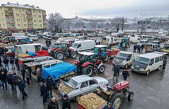 Kastamonu'da sarımsak pazarında soğuk ve kar etkili oldu