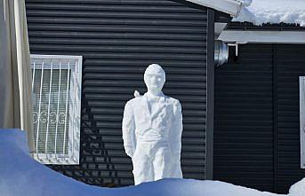 Ordu'da emekli öğretmen kardan Atatürk heykeli yaptı