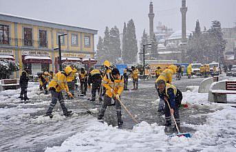 Samsun'da kar nedeniyle kapanan 86 mahalle yolu ulaşıma açıldı