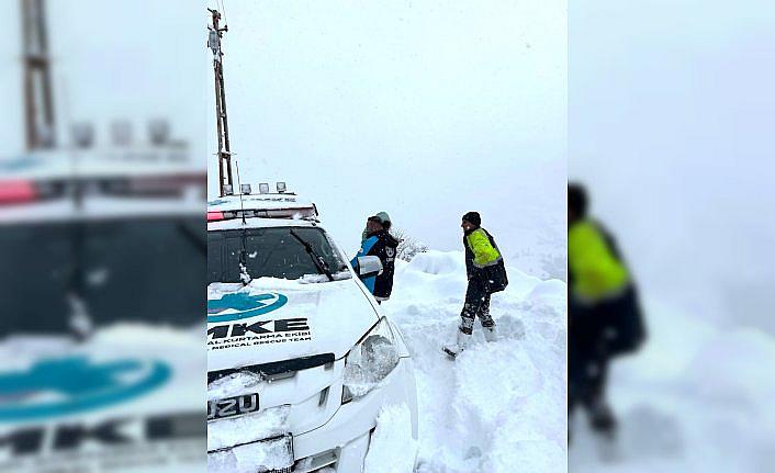 Samsun'da rahatsızlanan 2 kişiyi hastaneye UMKE ulaştırdı
