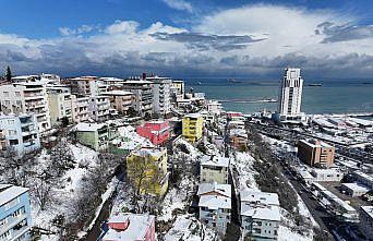 Samsun'un “renkli evleri“ karla kaplandı