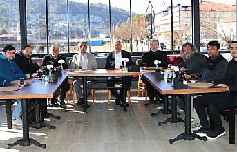 Taşova Belediye Başkanı Özalp gazetecilerle bir araya geldi