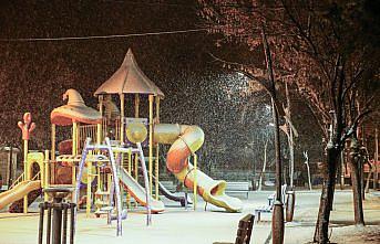 Tokat'ta kar yağışı etkili oluyor