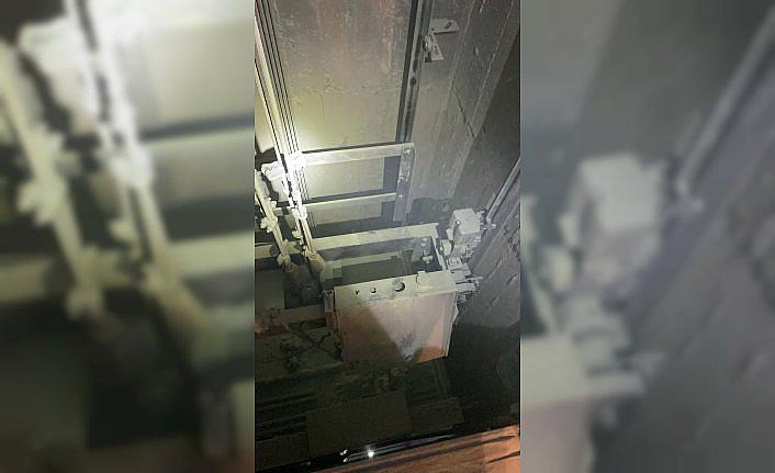 Trabzon'da asansörde çıkan yangın hasara neden oldu