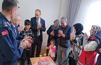 Turhal Kaymakamı Ersin Tepeli şehidin oğlunun doğum gününe katıldı