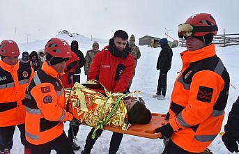 Zigana Dağı'nda üniversite öğrencilerine arama kurtarma eğitimi verildi
