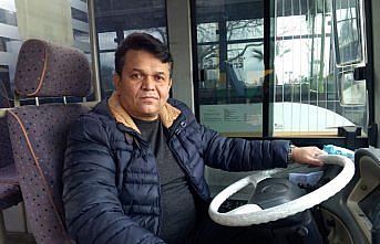 Zonguldak'ta halk otobüsü şoförü, fenalaşan yolcuyu hastaneye yetiştirdi