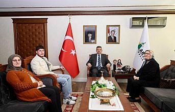 Artvin Valisi Ergün, şehit ailesiyle bir araya geldi