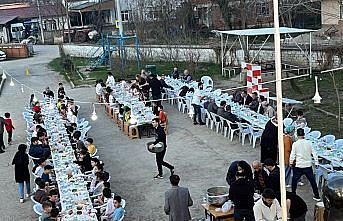 Bafra'da iftara katılan çocuklara “diş kirası“ verildi