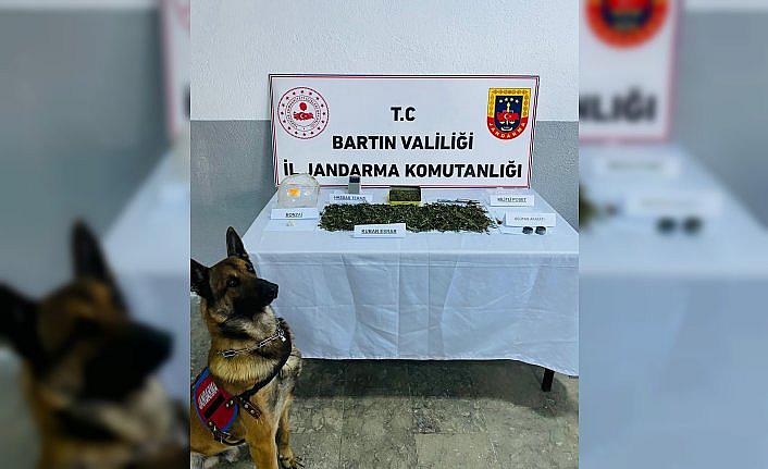 Bartın'da uyuşturucu ticareti yaptıkları iddiasıyla yakalanan 2 zanlı tutuklandı