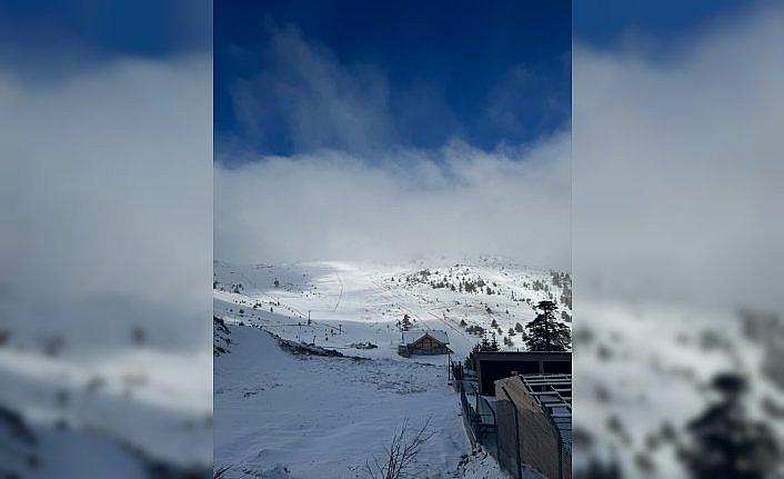 Bolu'nun yüksek kesimlerinde kar yağışı etkili oldu