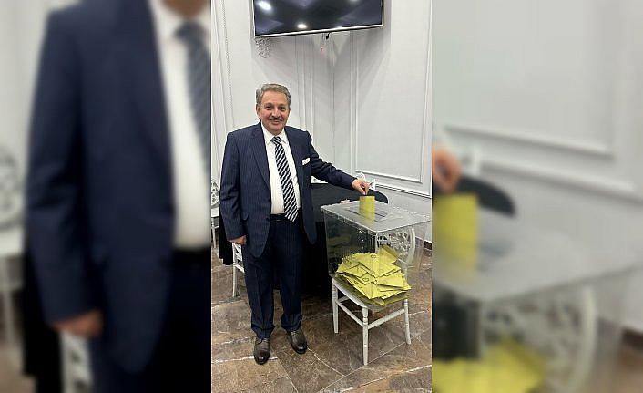 Büro Memur-Sen Samsun Şube Başkanı Ali Özbek güven tazeledi