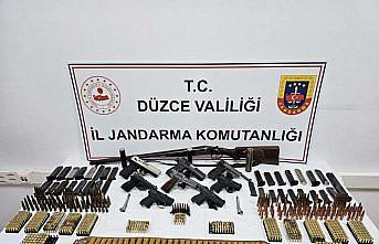 Düzce'de arı kovanlarına gizlenmiş kaçak silahlar ele geçirildi