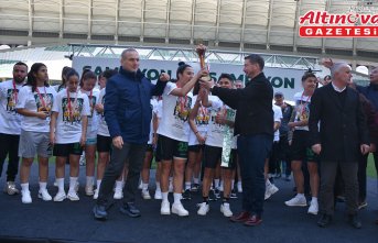 Giresun Sanayispor, Turkcell Kadın Futbol Süper Ligi'ne yükseldi