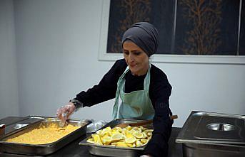 Gümüş ailesi iftarda özel bireylerin en büyük destekçisi oldu