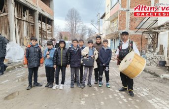 Kastamonu'da ortaokul öğrencileri maniler okuyarak ramazanın gelişini kutladı