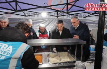 KAYMAKAM ALTINPINAR ve BAŞKAN KILIÇ, İFTAR ÇADIRINDA  VATANDAŞLAR İLE BİR ARAYA GELDİ