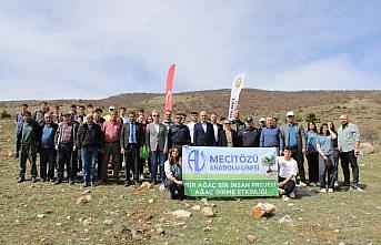 Mecitözü'nde 100 fidan toprakla buluştu