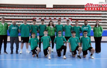 Öğretmenin minik öğrencilerden kurduğu takım hentbolda 2. Lig'e yükseldi