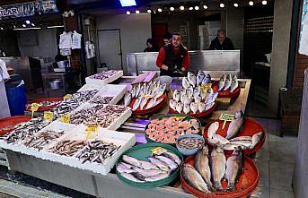Trabzon'da mezgit ve istavritin kilogramı 100 liradan satılıyor