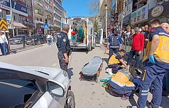 Amasya'da otomobilin yayaya çarptığı kaza güvenlik kamerasında