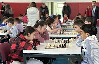 Ayancık'ta minikler satranç turnuvası düzenlendi