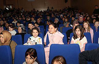 Bafra'da çocuklar tiyatro ile buluştu