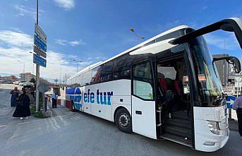 Bolu'da korkuluklara çarpan yolcu otobüsünde hasar oluştu