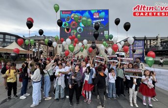 Çorum'da çocuklar, Filistin'deki kardeşlerinin özgür kalması için balon uçurdu