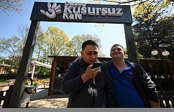 Düzce'de kavga ihbarına gelen polislere özel bireylerden pastalı sürpriz